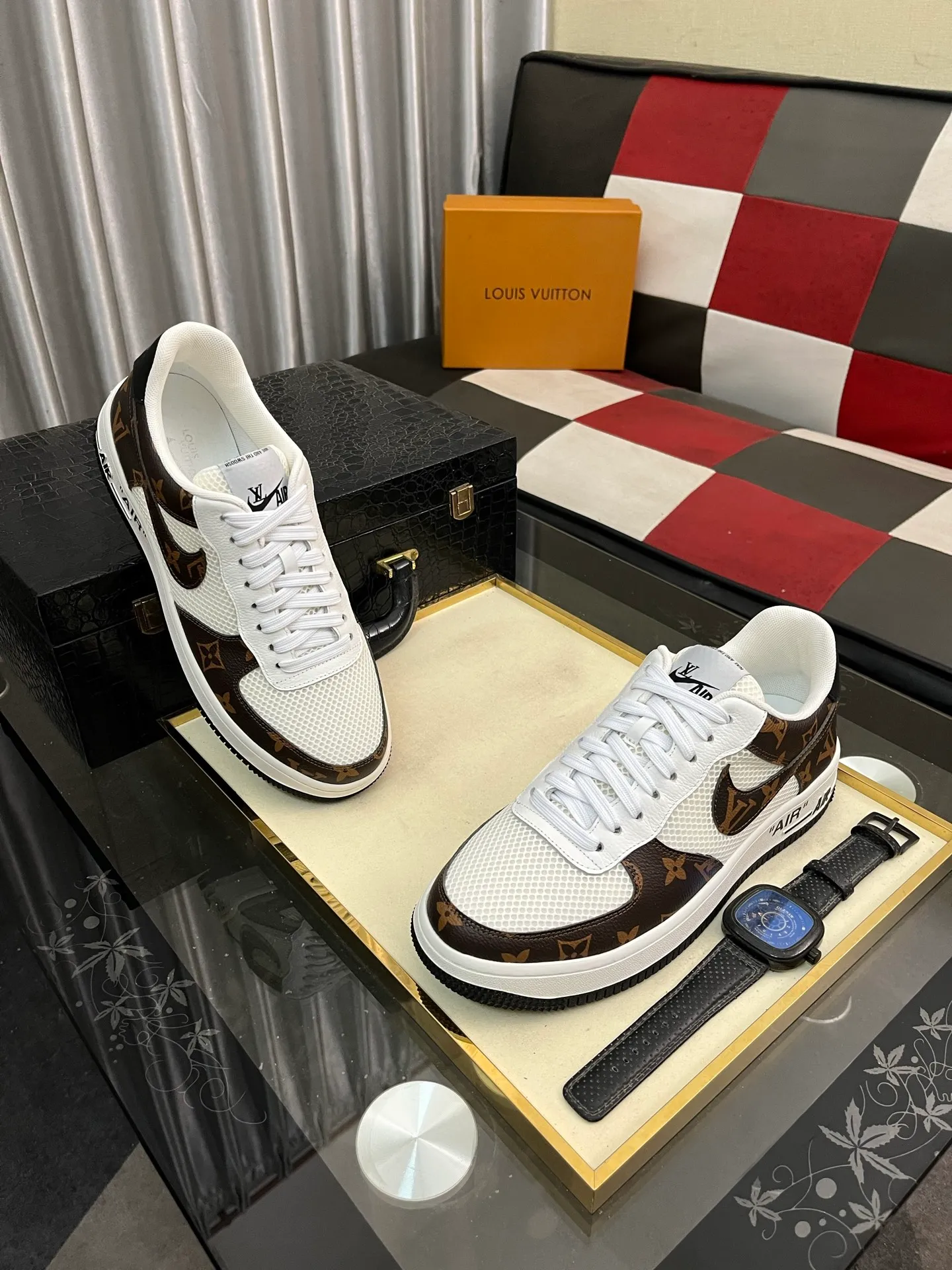 Men's shoes 💰440⌚️⌚️【LOUlS VUlTTON】Louis Vuitton ~ unique and casual style. LV counter purchasing 🏃casual shoes😍😍 are on sale at the men's counter at the same time. Italian imported brands select top-layer Italian cowhide. 🐑Sheepskin lining (refuses to discolor and grind feet) Sole: Original sole specially provided by the original factory 🎬Better in kind Code number: 38-443⃣️Color selection